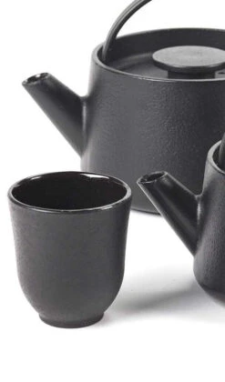 Serax INKU By Sergio Herman Kop 150 Ml Gietijzer Zwart 2 Serax INKU By Sergio Herman Kop 150 Ml Gietijzer Zwart -Serax b6820003s2 1