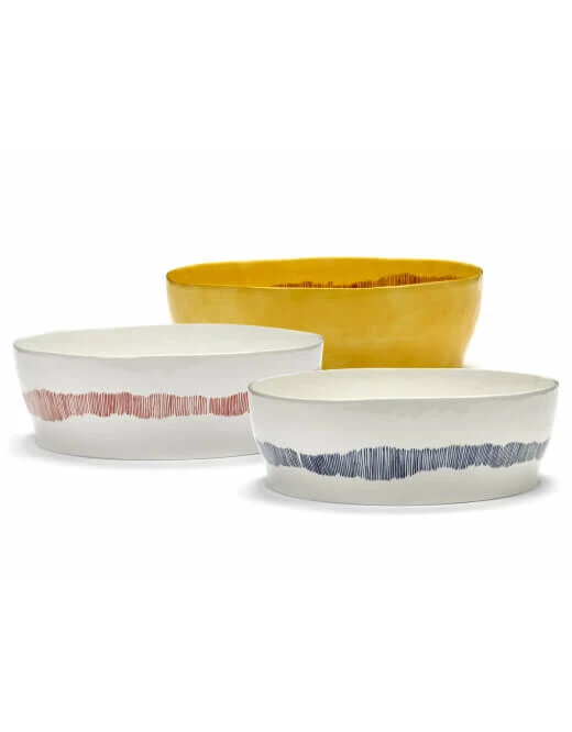Serax Feast by Ottolenghi saladekom ø 28,5 cm h 9,5 cm aardewerk White + Swirl-Stripes Red Serax Feast By Ottolenghi Saladekom ø 28,5 Cm H 9,5 Cm Aardewerk White + Swirl-Stripes Red -Serax b8921015agsh